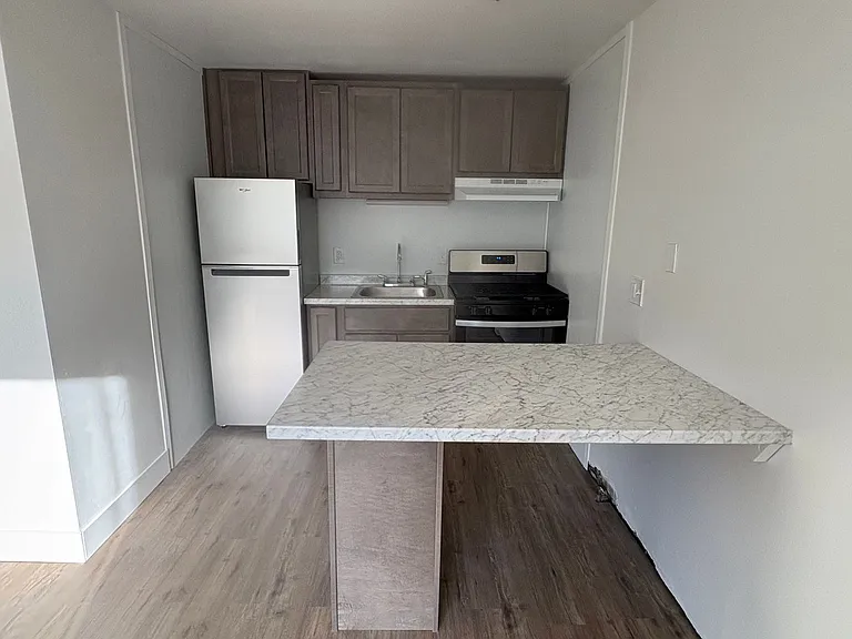 131-133 S 48th St — Photo 7