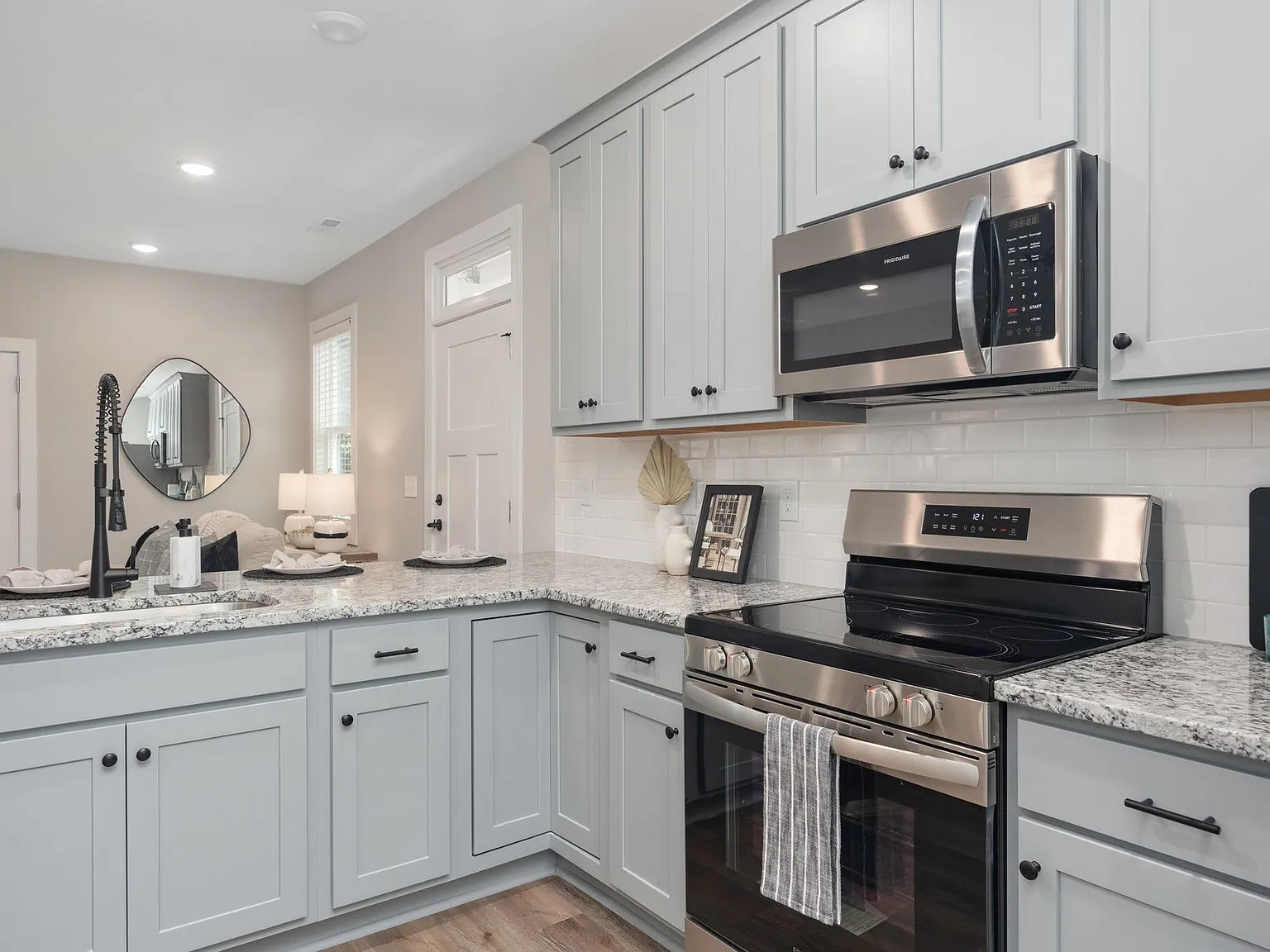 Wrightsville Townes - Brand New Units Available Now! 6-12 Month Lease Options! — Photo 4