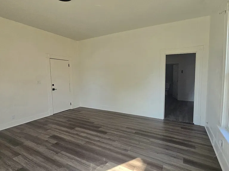 517 S Grape St #1 — Photo 4