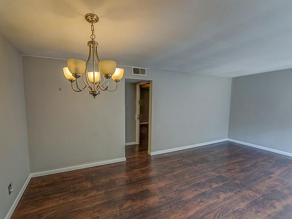 5th image of 8423 Rosalind Ct
