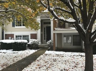 135 Enclave Cir UNIT B, Bolingbrook, IL 60440