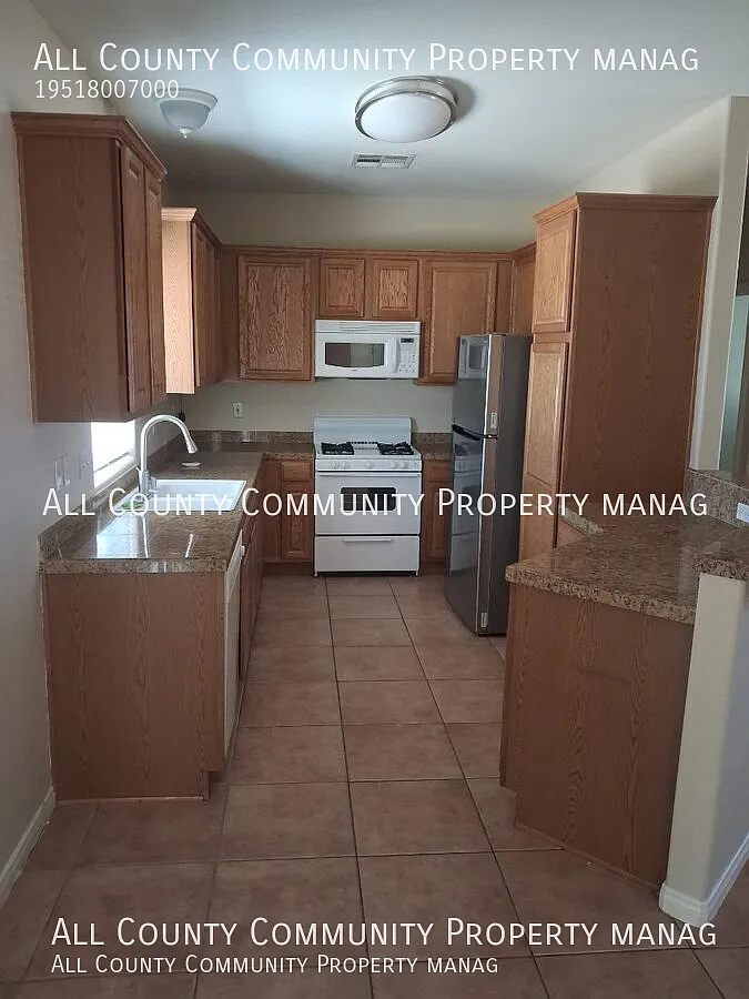 3 bed, $1,995 — Photo 4