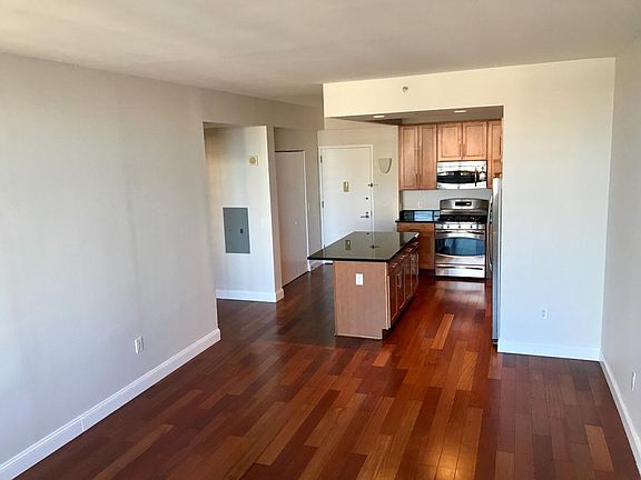 Living room - Kitchen