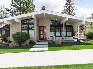 2495 NW Crossing Dr, Bend, OR 97703