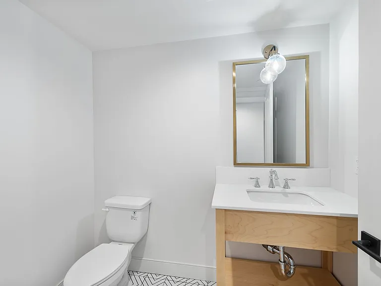 6025 Craner Ave — Photo 25