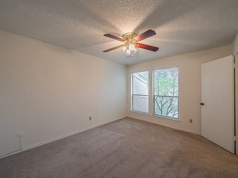 3704 Hulen Park Dr — Photo 25