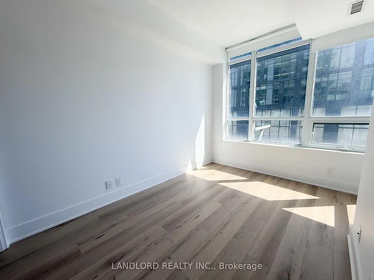 120 Parliament St #412 — Photo 14
