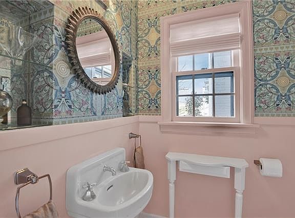 5th image of 2501 W 63rd St