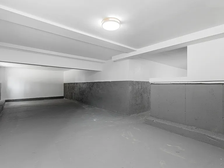 548 Lakes Rd — Photo 50