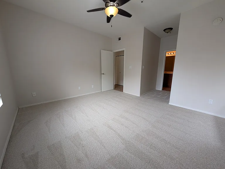 9600 N 96th St #124 — Photo 8