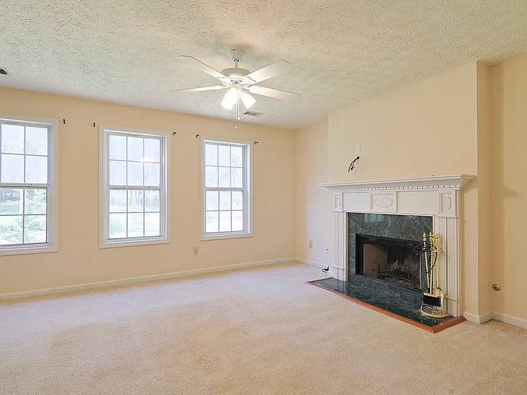 40 Harbour Lake Dr — Photo 16