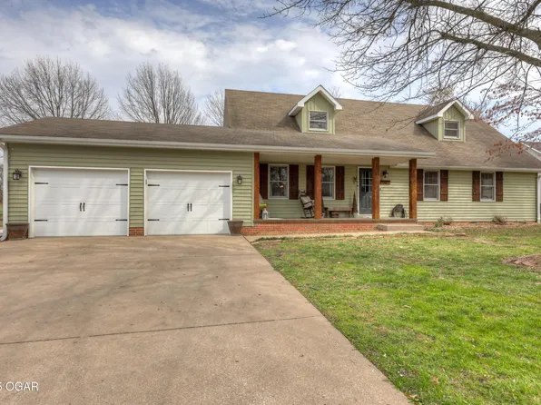 2032 Alison St, Carthage, MO 64836
