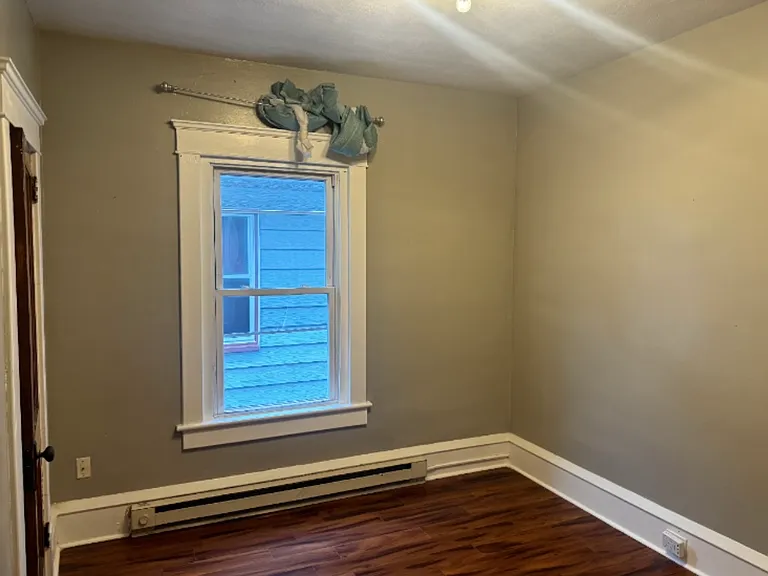 437 Elm Ave #1/2 — Photo 11