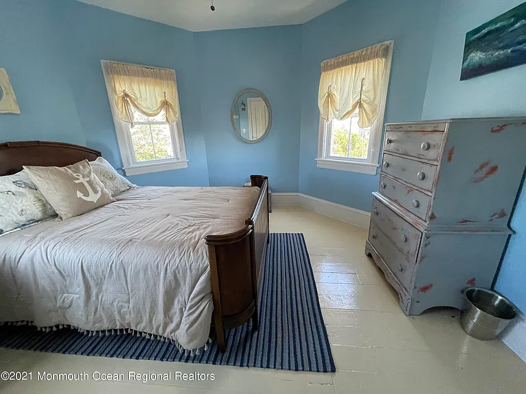 44 Webb Ave — Photo 29