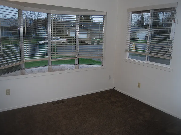 408 Pinehurst Dr — Photo 11