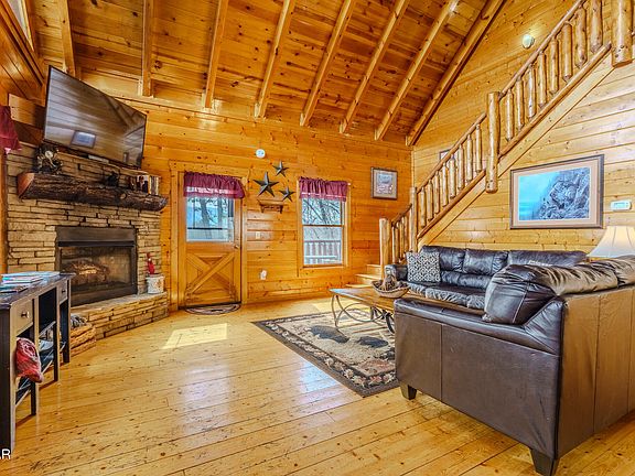 2nd image of 2251 Upper Middle Creek Rd