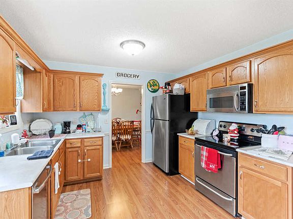 5th image of 958 Hedge Apple Dr