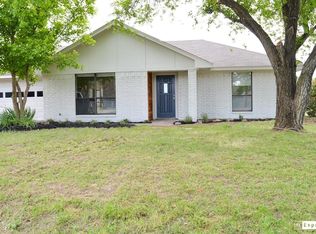 3933 Country Meadows Rd, Granbury, TX 76049