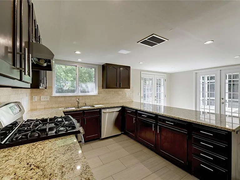 3703 Skipton Dr — Photo 28