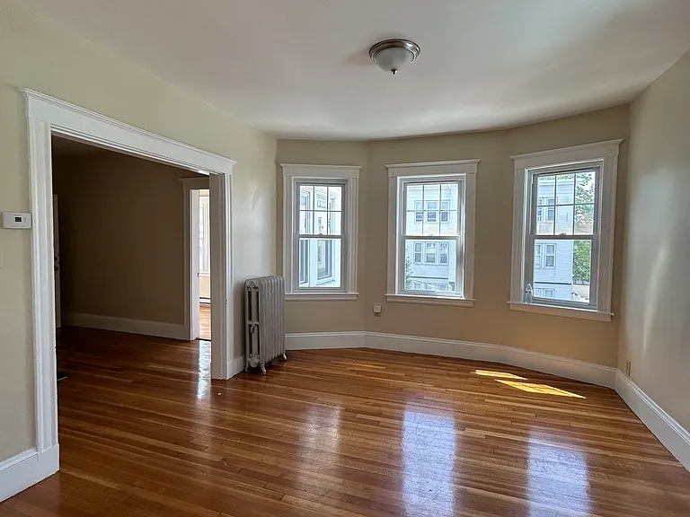 45-47 Selden St #1 — Photo 9