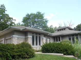 27W520 Washington Ave, Winfield, IL 60190