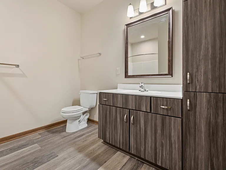 Saxony Village Apartments — Photo 27