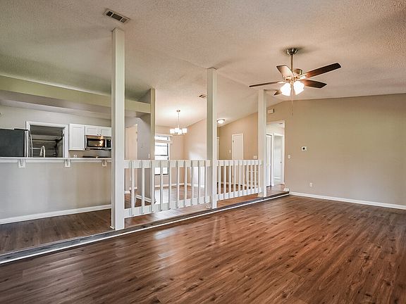 3rd image of 4453 Tomlinson Cir