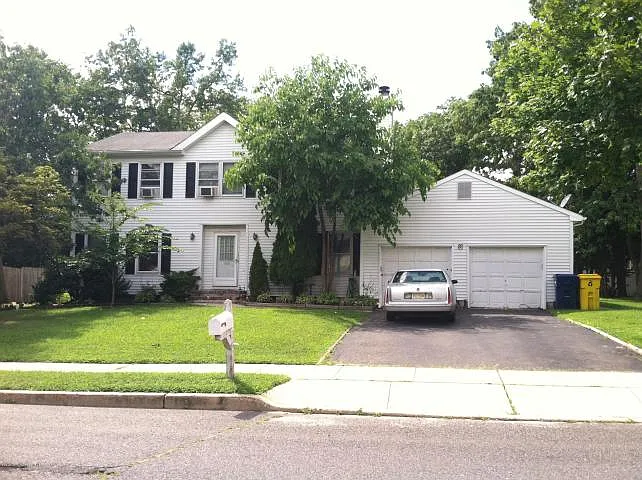1154 Mackenzie Ct photo 1