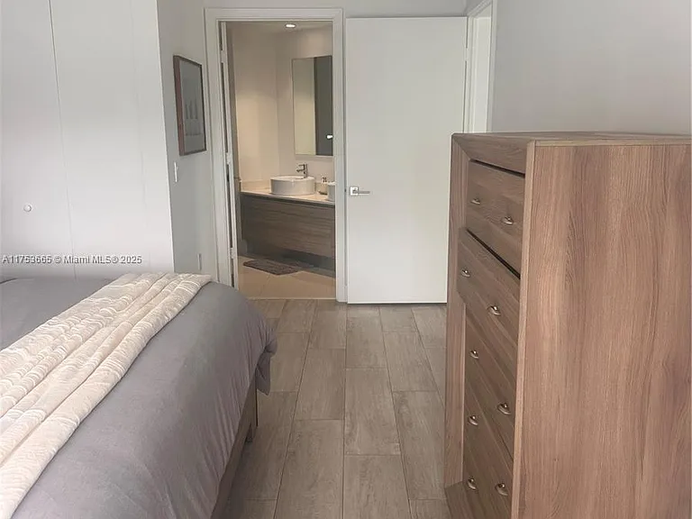 121 NE 34th St #1904 — Photo 11
