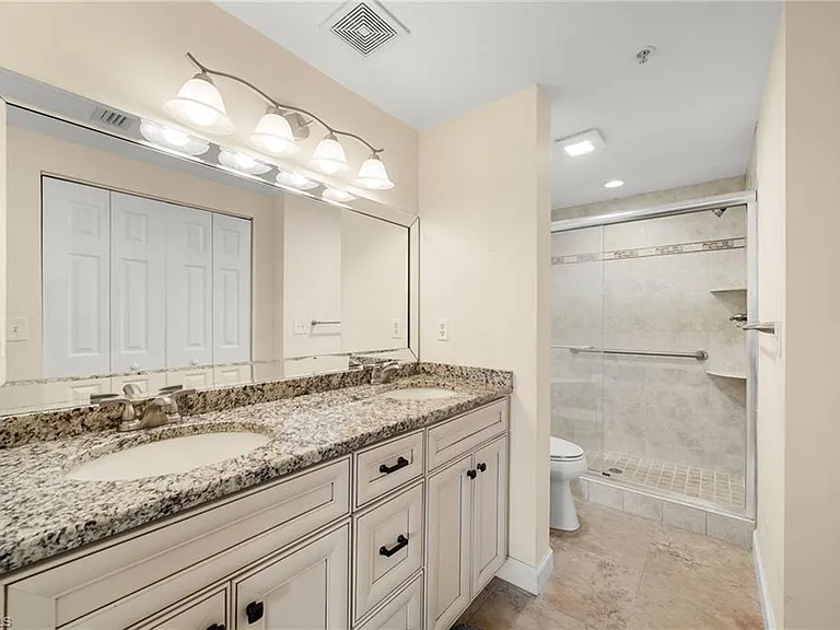 5045 Cedar Springs Dr #103 — Photo 23