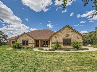 678 Private Road 3702, San Antonio, TX 78253