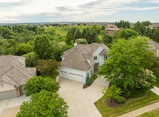 2724 Domino Dr, Bismarck, ND 58503