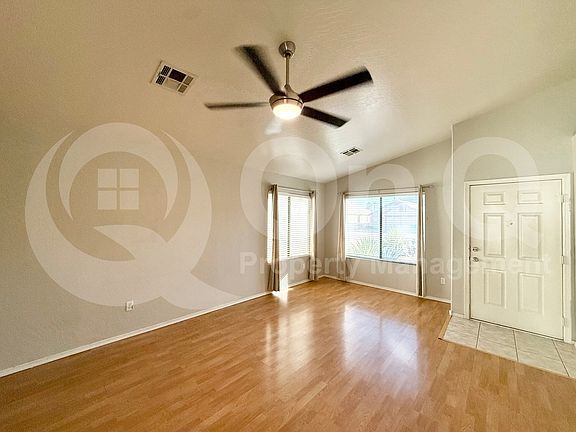 3rd image of 838 E Ross Ave