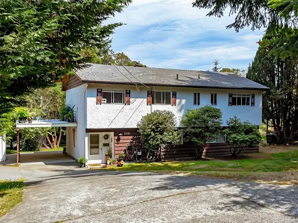 3330 Ravenwood Rd, Colwood, BC V9C 2X4