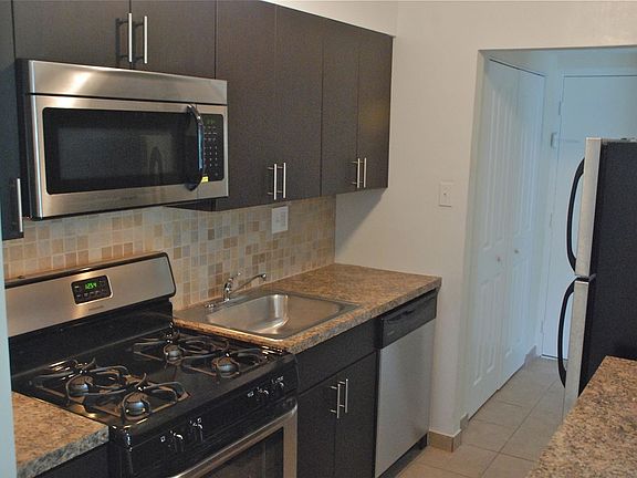 4th image of 90 S Lansdowne Ave APT 102