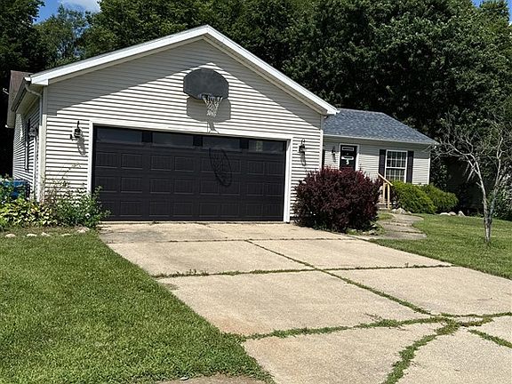 2nd image of 807 Turtle Dr