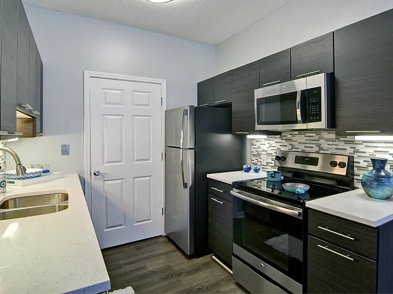 Park Creek Apartments — Photo 17