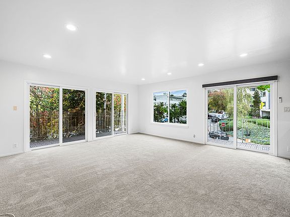 5th image of 695 Mariposa Ave APT 201