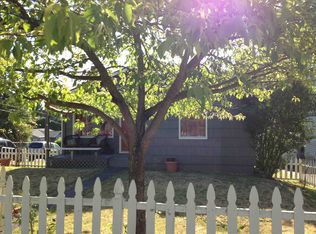 8526 17th Ave NE, Seattle, WA 98115