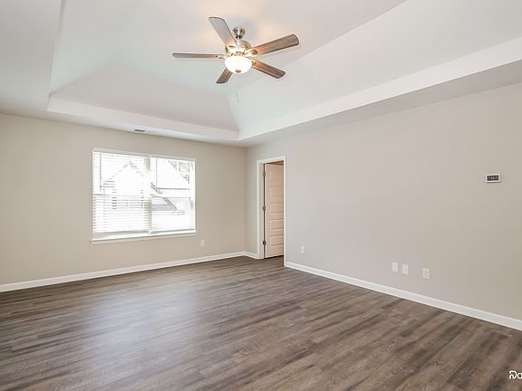 5th image of 328 Lossie Ln