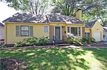 1st image of 239 W Maiden Ln