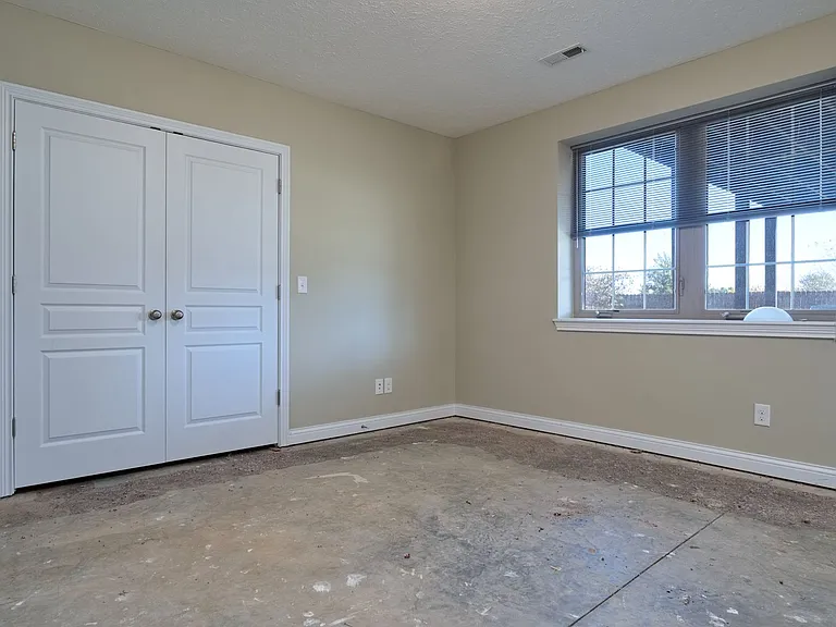 430 Knox Ave — Photo 38