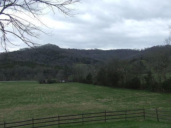 4th image of 145 Wilson Ln