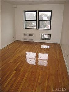 4th image of 111 Valentine Ln APT 3B