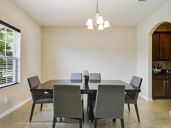 3rd image of 2060 Plantation Oak Dr