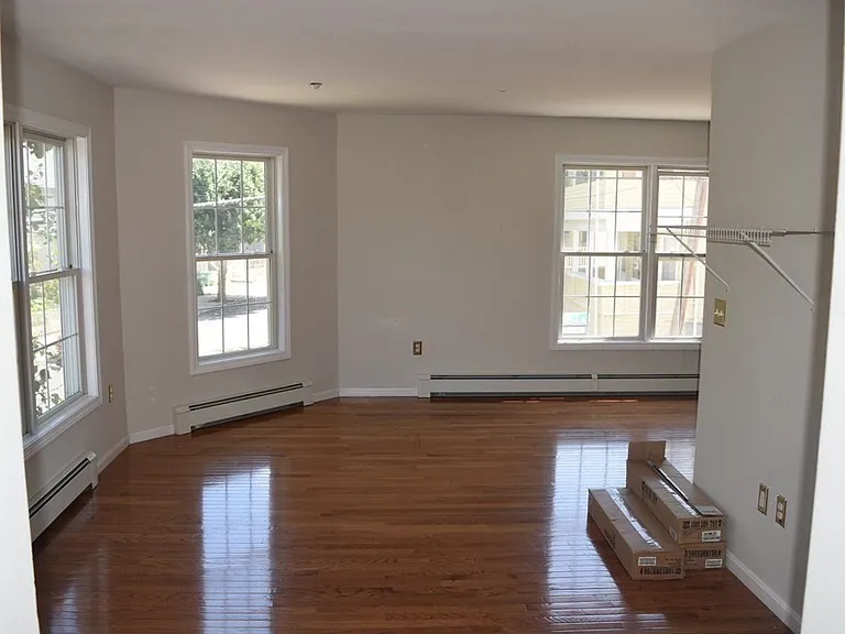 255 Boston Ave #4 — Photo 3