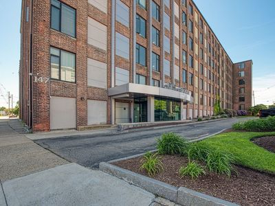 147 Centre St APT 201, Brockton, MA, 02302