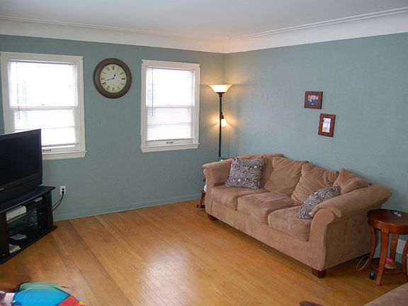 4th image of 520 Maethy St SE