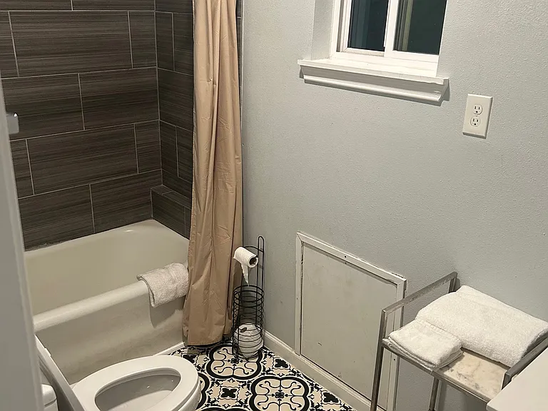 4812 Oakland St #3 — Photo 15