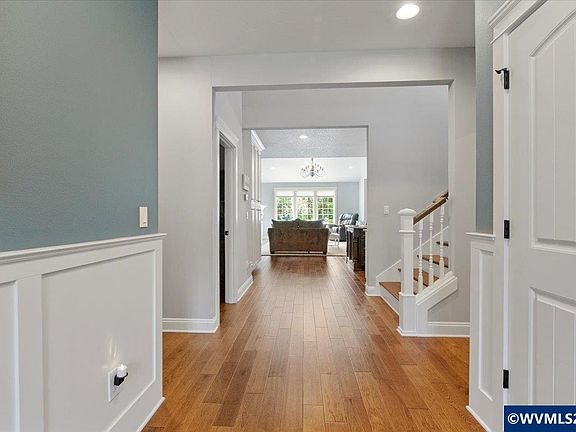 4th image of 4398 Croisan Ridge Way S
